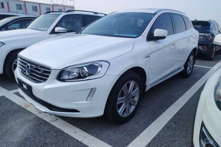 沃尔沃XC60 2017款 T5 AWD 智进升级版车身外观1