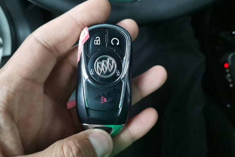 别克 昂科拉 2017款 18T 自动两驱都市精英型中控内饰7001