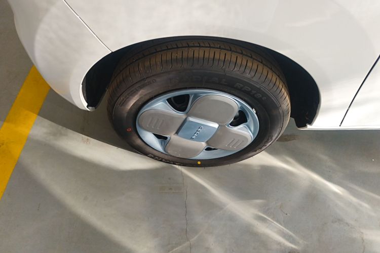 吉利银河 2024款 熊猫mini 200km 耐力熊车身外观6007