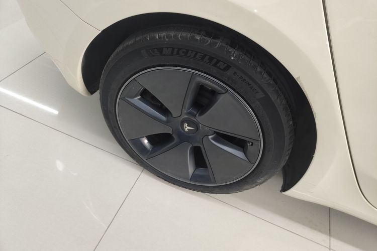 特斯拉 Model 3 2022款 后轮驱动版车身外观6008
