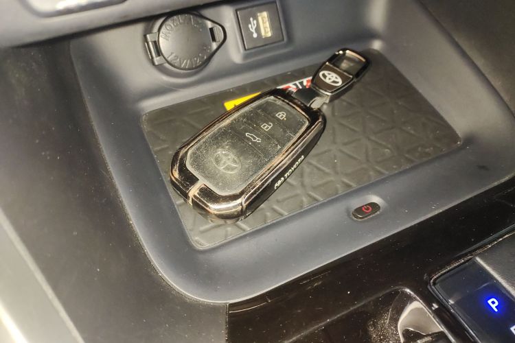 丰田 RAV4荣放 2024款 2.0L CVT两驱风尚Plus版中控内饰11