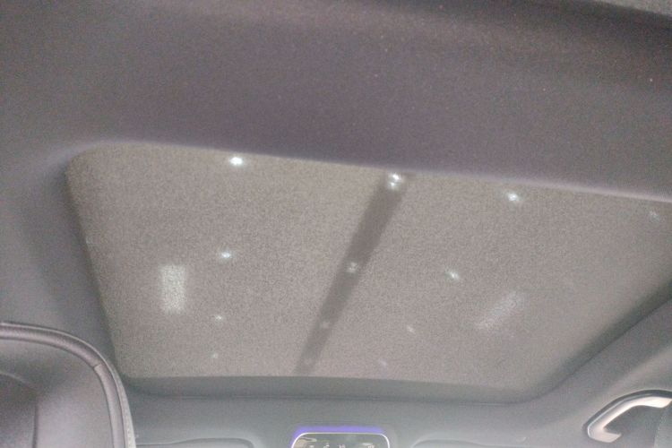 奔驰C级新能源 2023款 C 350 eL中控内饰22