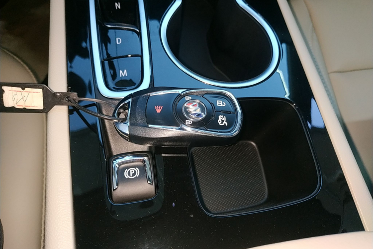 别克 君威 2020款 552T 精英型中控内饰7001