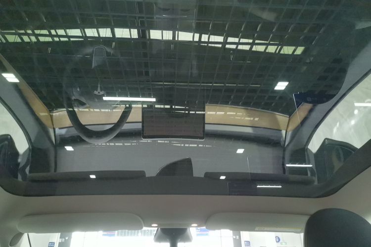 特斯拉 Model Y 2022款 改款 后轮驱动版中控内饰22