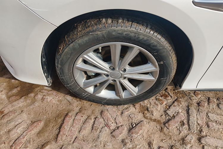 埃安 AION S 2023款 魅 580 磷酸铁锂车身外观6005