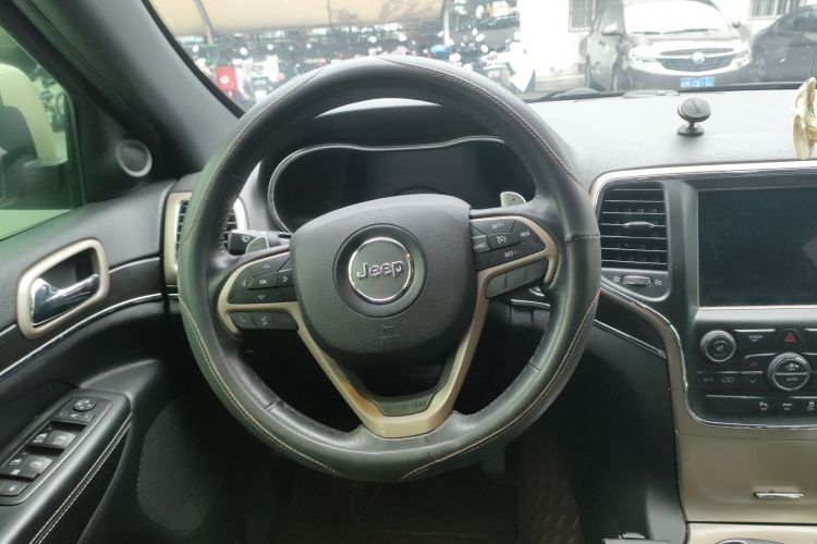 Jeep 大切诺基(进口) 2014款 3.6L 精英导航版局部细节13