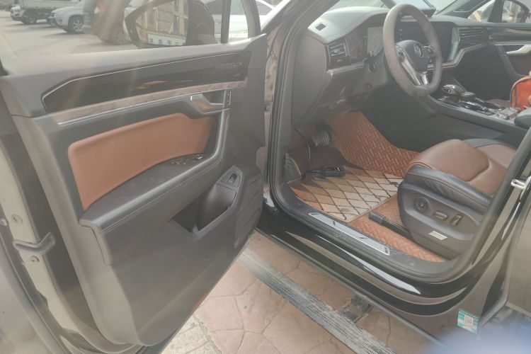 大众 途锐 2019款 3.0TSI 锐智版 国VI中控内饰20