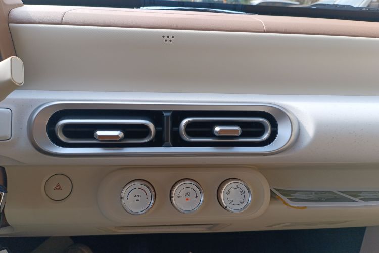 五菱汽车 宏光MINIEV 2024款 第三代 215km 青春版局部细节16