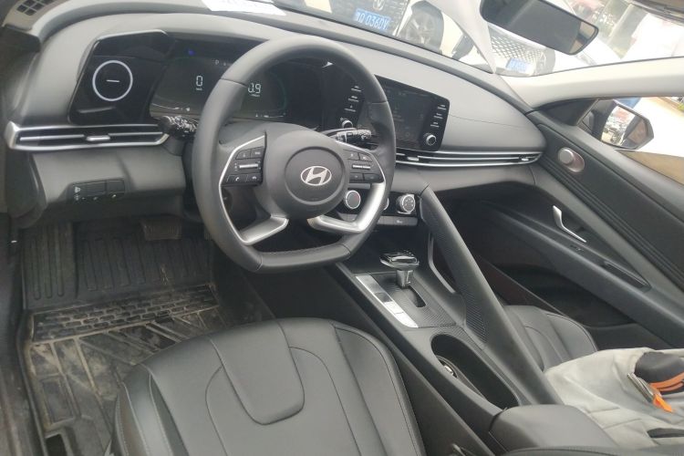 现代 伊兰特 2023款 1.5L CVT GLX精英版中控内饰12