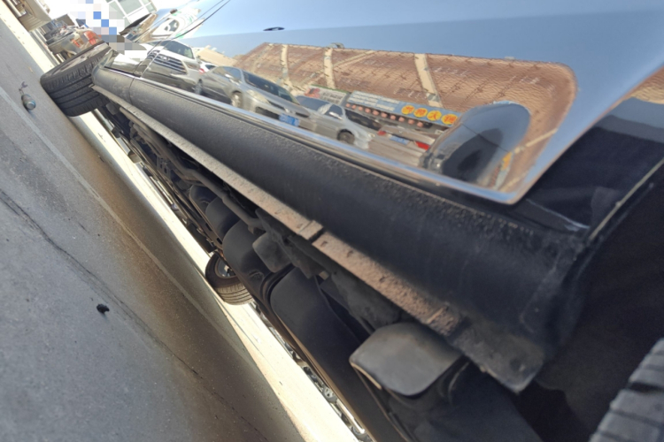 奔驰 威霆 2018款 2.0T 精英版 7座 国V局部细节9002