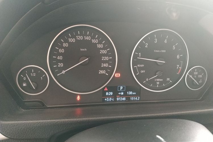 宝马3系 2015款 320i 时尚型局部细节14