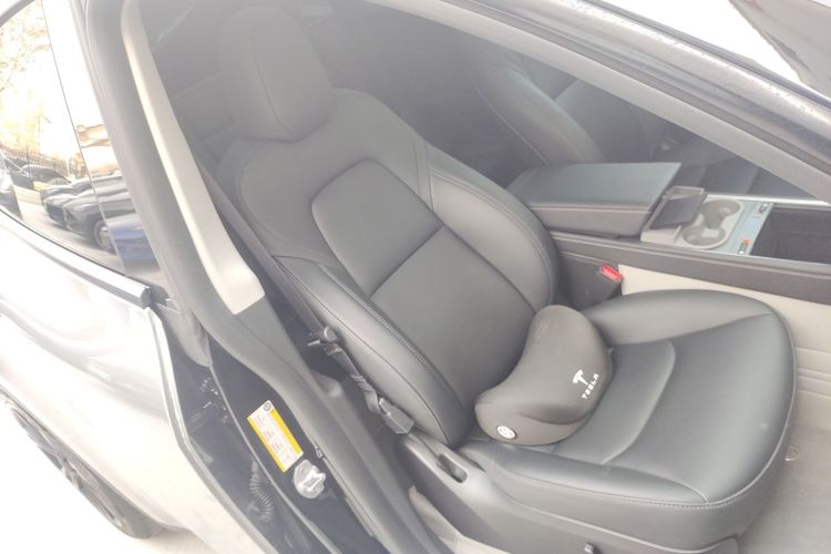 特斯拉 Model Y 2023款 长续航全轮驱动版局部细节41