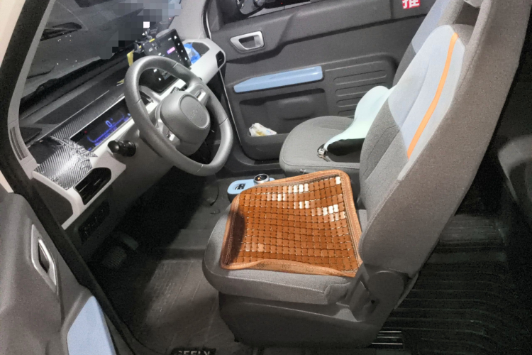 吉利银河 2023款 熊猫mini 200km 耐力熊中控内饰19