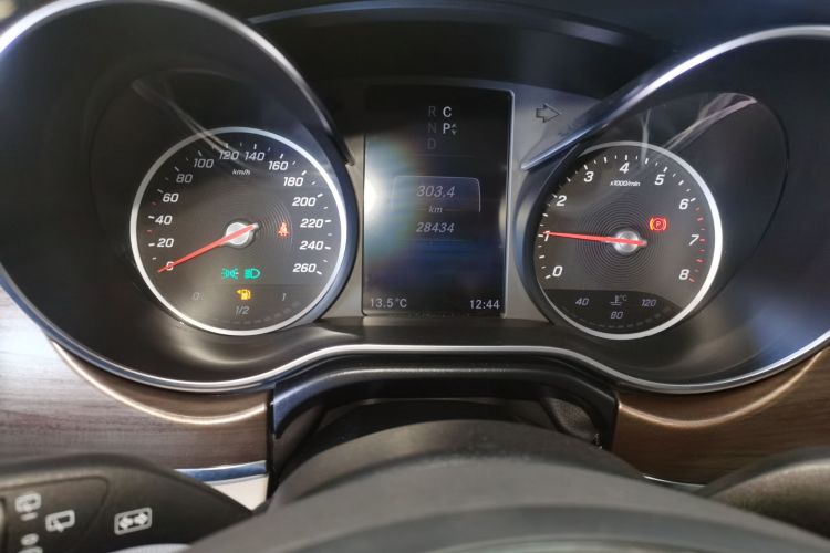 奔驰V级 2022款 V 260 L 长轴距尊贵版中控内饰14