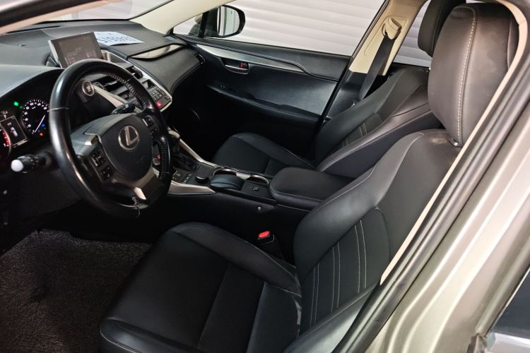 雷克萨斯NX 2015款 200 全驱 锋尚版局部细节19