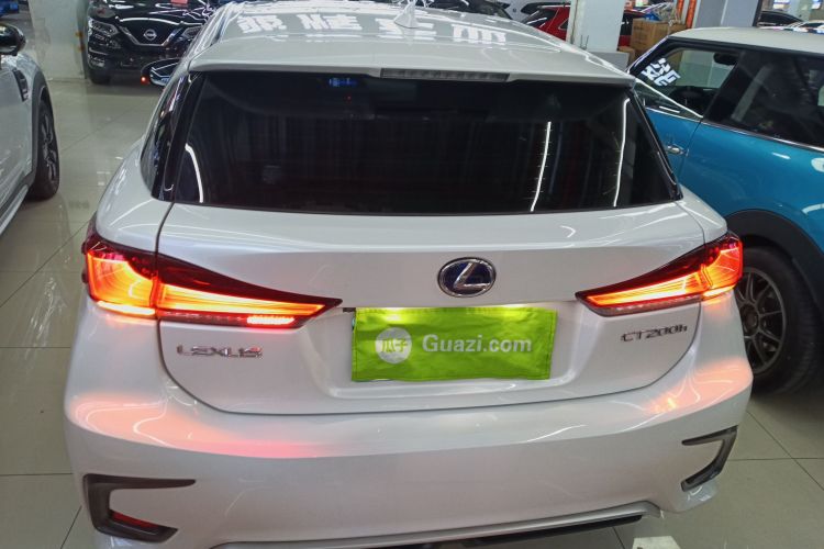 雷克萨斯CT 2020款 CT200h 舒适版 单色车身外观6