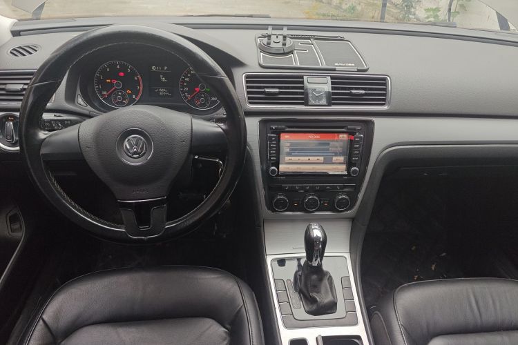 大众 帕萨特 2013款 1.8TSI DSG尊荣版中控内饰7002