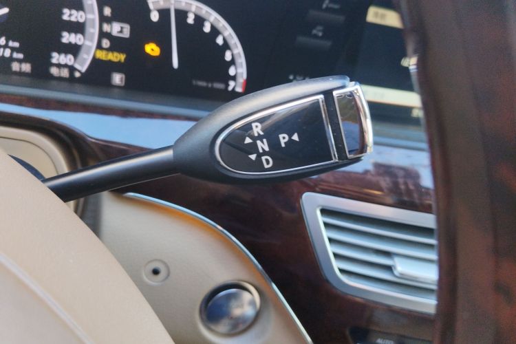 奔驰S级 2012款 S 400 L HYBRID Grand Edition中控内饰18