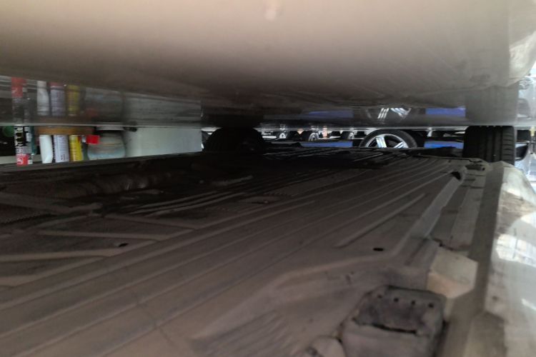 奔驰C级 2022款 改款 C 200 L 运动版局部细节9002