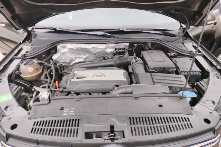 大众 途观 2015款 1.8TSI 自动四驱豪华型机舱底盘24