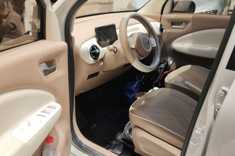 五菱汽车 宏光MINIEV 2025款 四门版 进阶款中控内饰7003