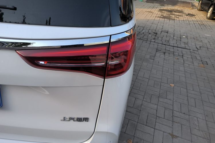 别克GL8 2023款 ES陆尊 尊享型车身外观9