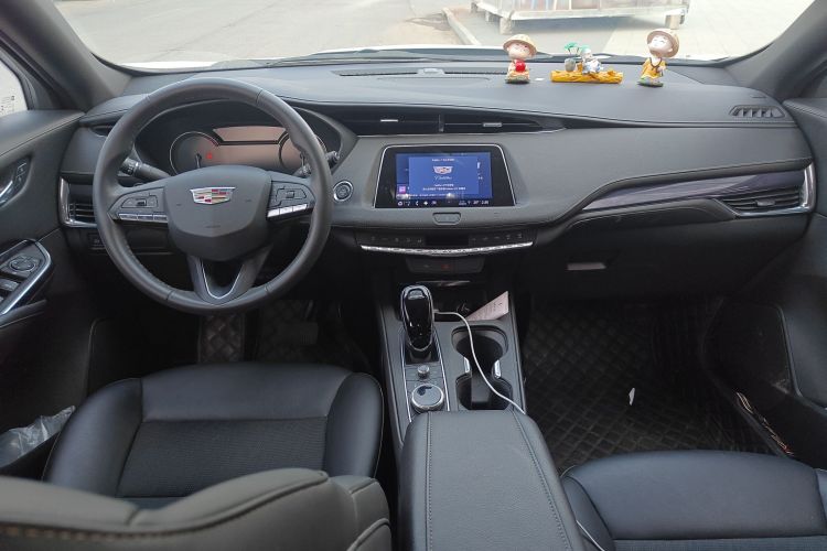 凯迪拉克XT4 2021款 28T 两驱技术型中控内饰12