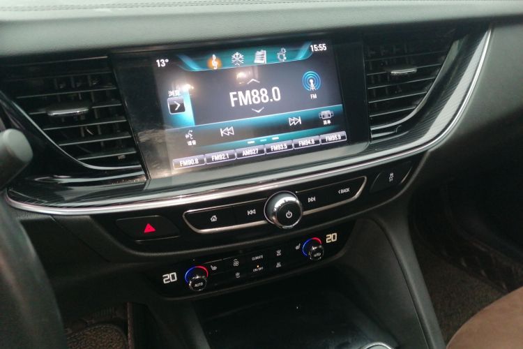 别克 君威 2019款 20T 精英型 国VI中控内饰16