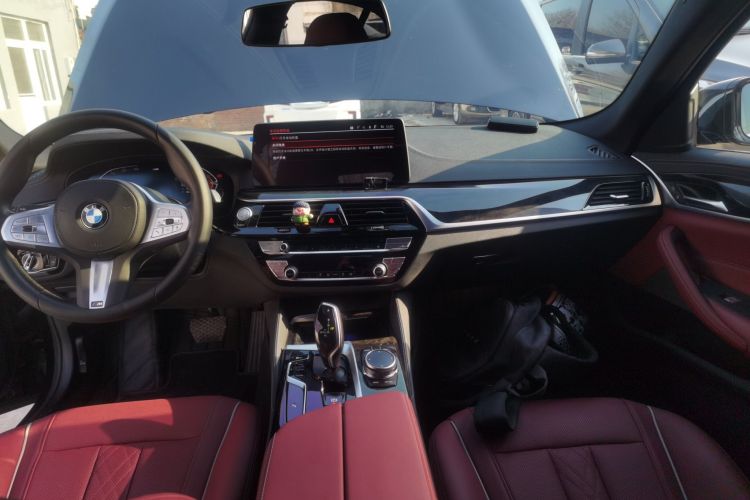 宝马5系 2022款 改款二 525Li M运动套装中控内饰16