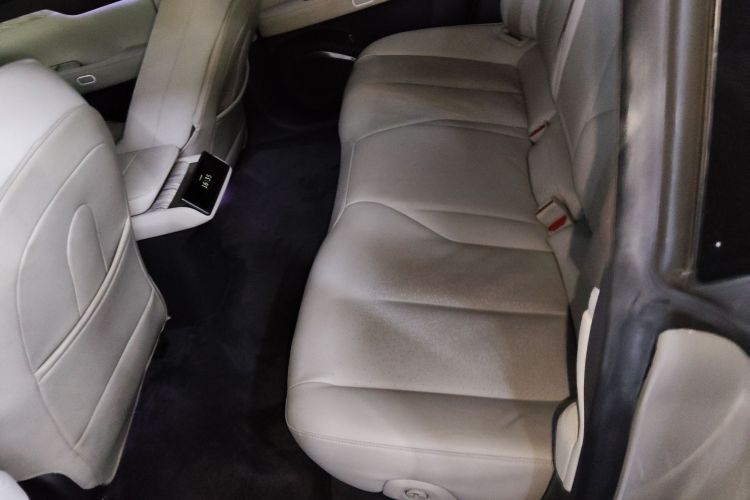 蔚来ET7 2022款 75kWh中控内饰7004