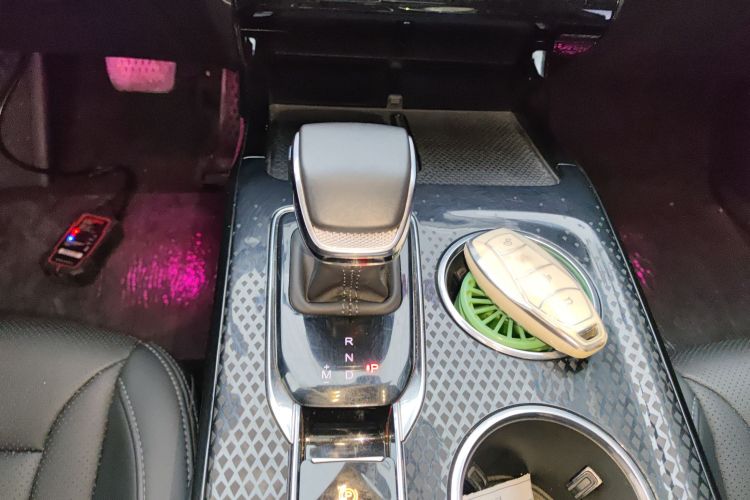 红旗HS3 2023款 1.5T 两驱善为版中控内饰18