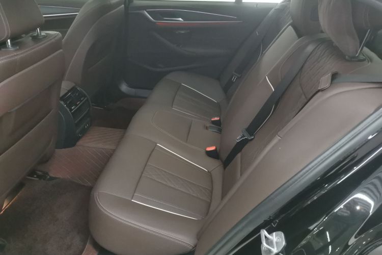 宝马5系 2022款 改款 530Li 领先型 M运动套装中控内饰21