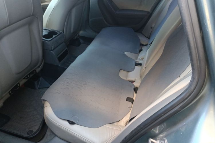 奥迪A4L 2011款 1.8 TFSI 舒适型中控内饰7004