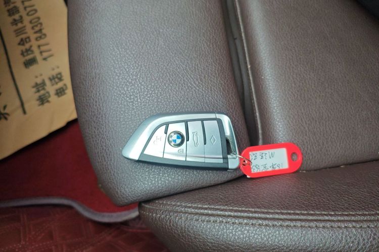 宝马3系 2018款 320Li 领先型M运动套装中控内饰11