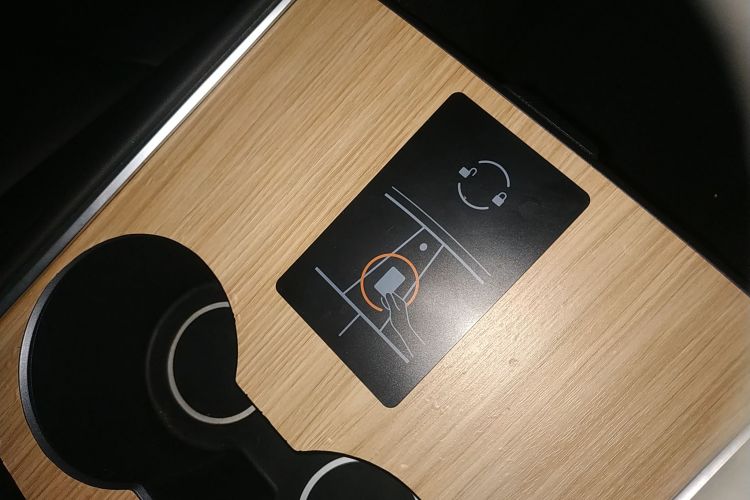 特斯拉 Model Y 2022款 改款 后轮驱动版中控内饰11