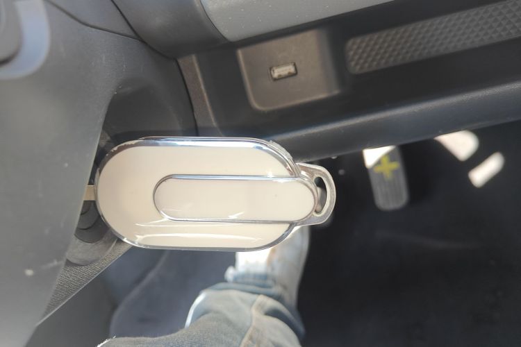 五菱汽车 宏光MINIEV 2022款 GAMEBOY 200km 玩咖款 磷酸铁锂中控内饰7001