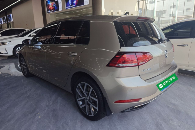 大众 高尔夫 2020款 200TSI DSG舒适进取版车身外观4