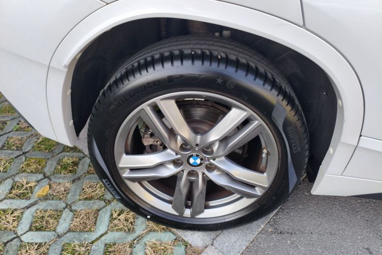 宝马X2 2022款 sDrive25i M运动套装车身外观6008