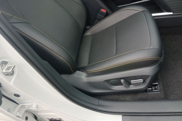 丰田bZ5 2025款 550 PRO智行版局部细节41