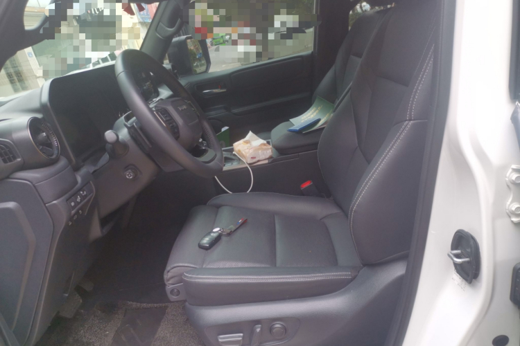 丰田 普拉多 2024款 2.4T 悍野WX版 6座局部细节19