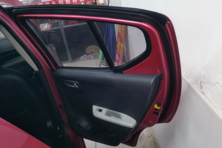 铃木 奥拓 2013款 1.0L 自动豪华型中控内饰45