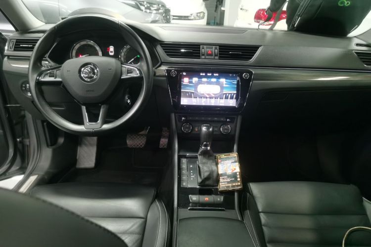 斯柯达 速派 2018款 TSI330 DSG豪华版 国V中控内饰7002
