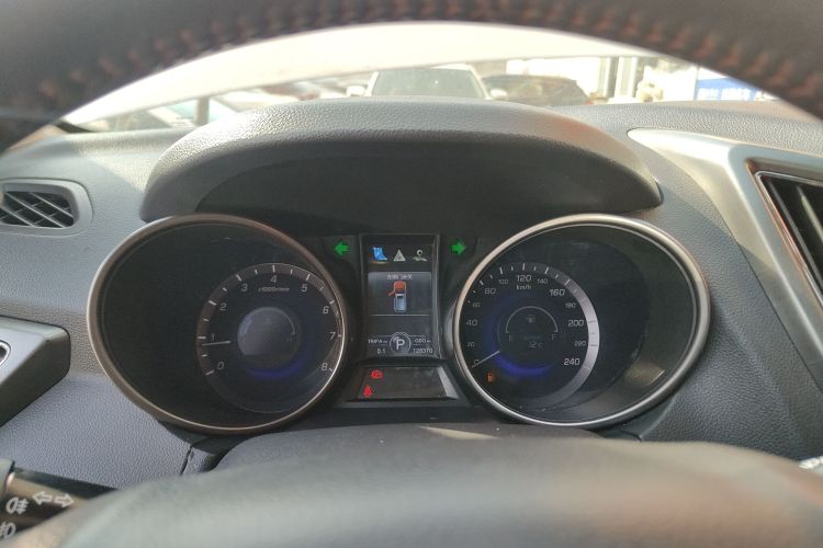 长安CS75 2016款 1.8T 自动精英型 国IV中控内饰14