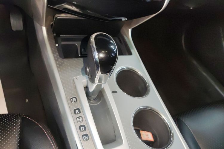 日产 天籁 2016款 改款 2.0L XL舒适版局部细节18