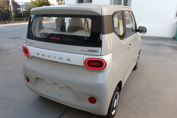 五菱汽车 宏光MINIEV 2024款 第三代 215km 青春版车身外观7