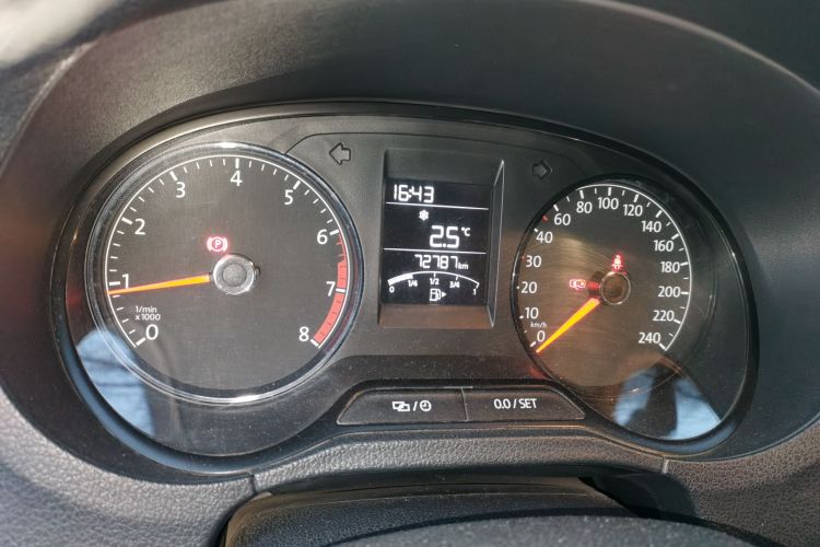 大众 Polo 2016款 1.4L 手动风尚型中控内饰14