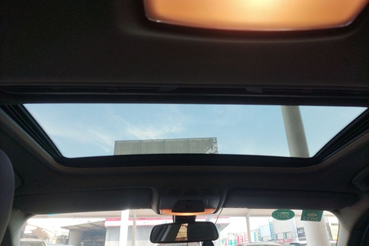 宝马3系 2015款 320i 时尚型中控内饰22