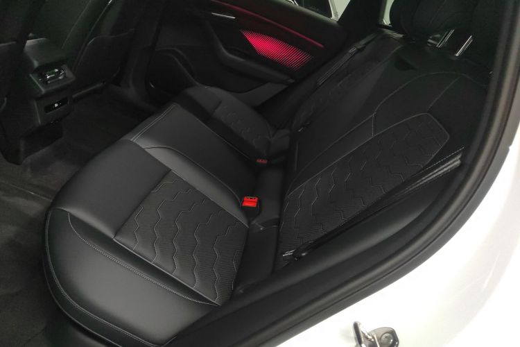 奥迪Q6L e-tron 2026款 首发领航版中控内饰21