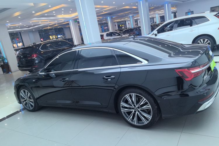 奥迪A6L 2023款 改款 55 TFSI quattro 尊享动感型车身外观4