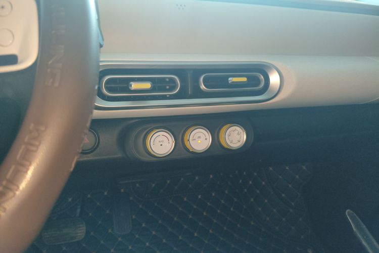 五菱汽车 宏光MINIEV 2024款 第三代 215km 青春版局部细节16